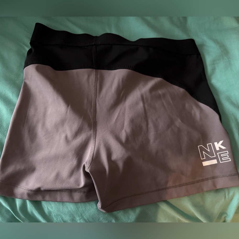 Nike Pro Women's Black and Gray Athletic Shorts - Picture 2 of 3